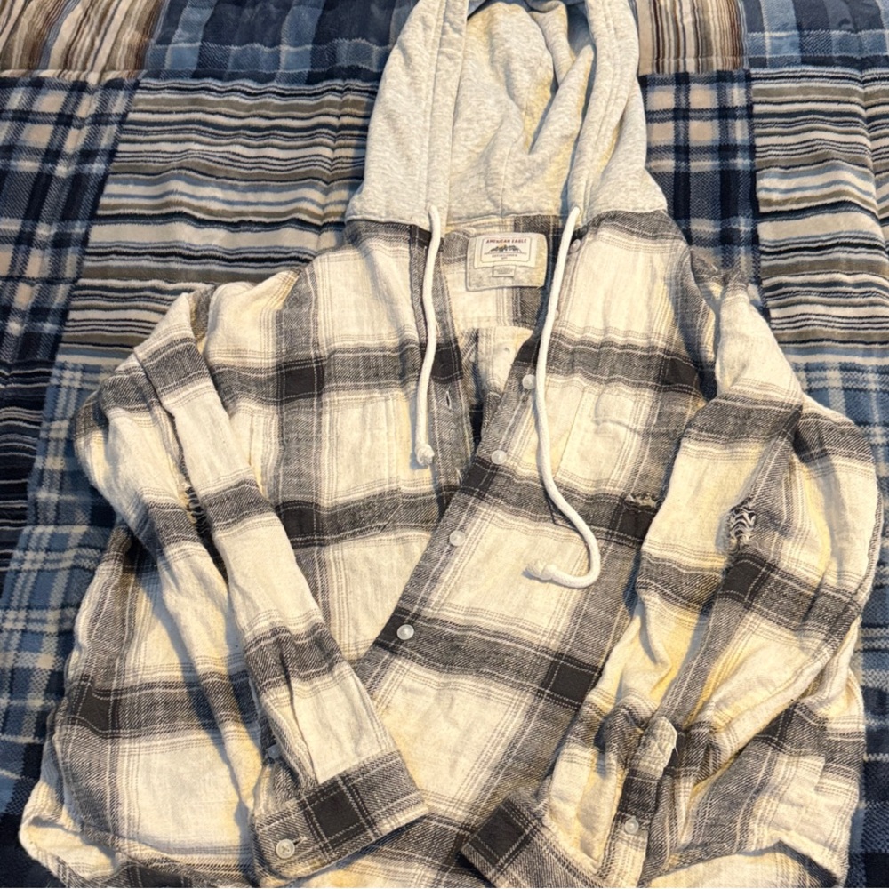 American Eagle Outfitters Gray and White Plaid Hoodie Sweater